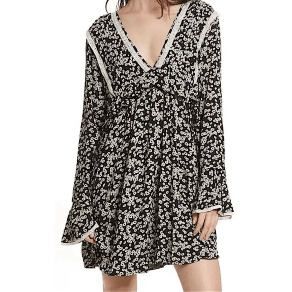 Free People Babydoll  Tunic Floral Dress Lace & Ruffle Details Size Medium